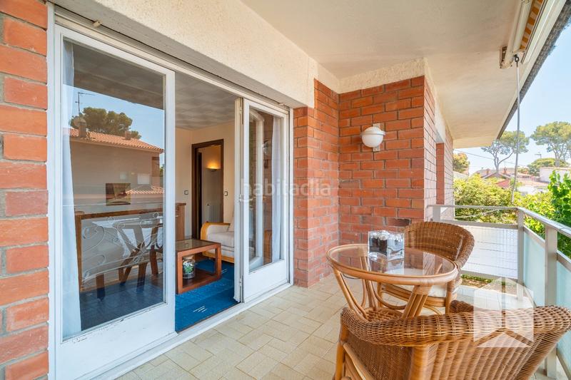 Foto e3ee6402-fba6-4f1c-b2fd-554529856730. Maison avec parking piscine dans Montmar Castelldefels