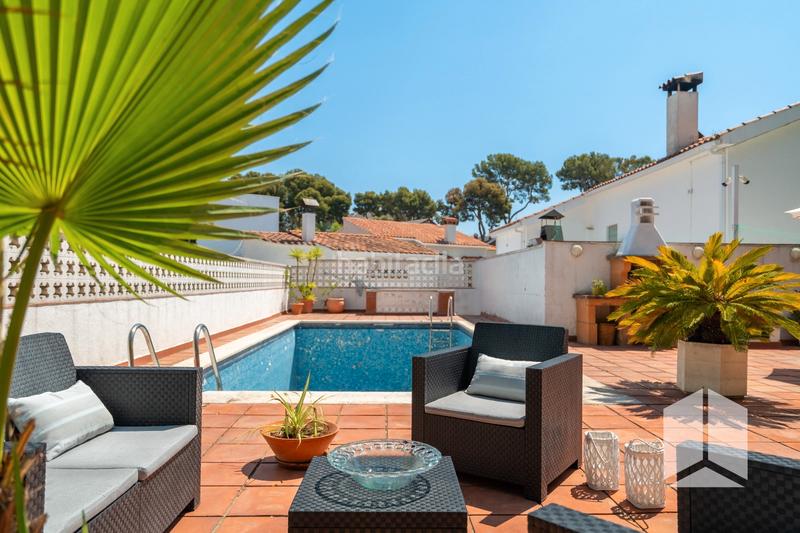 Foto f45adae6-a9b8-4e98-adf0-748da511233a. Maison avec parking piscine dans Montmar Castelldefels