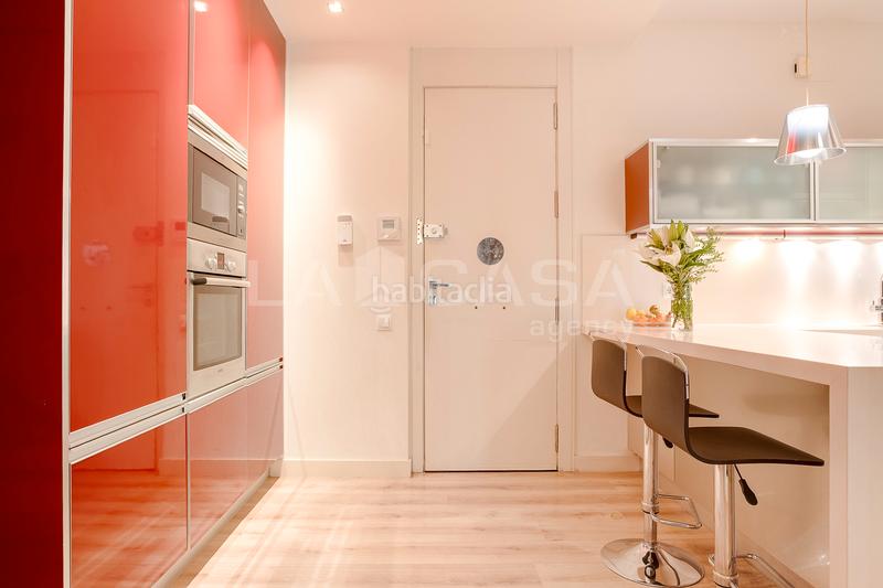 Foto 7fd523fb-dcde-44f9-b8f3-f1df64e59d4b. Etagenwohnung in Sant Antoni Barcelona