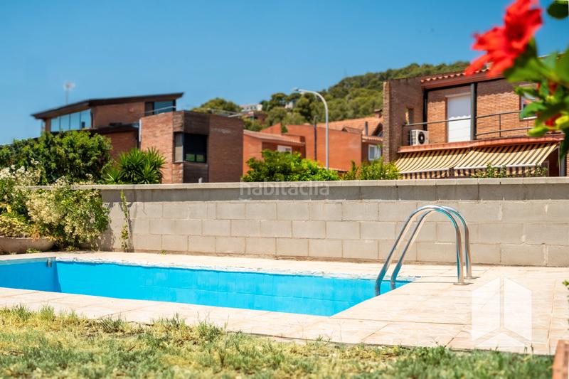 Foto ec4d7792-e2fb-49c4-8785-d9d569bd50ad. Maison avec parking piscine dans Torrent Ballester Viladecans