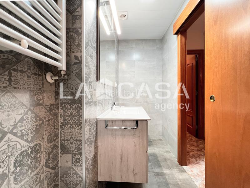 Foto 9ef391bc-e5ad-482a-b17a-f5f0fd434468. Appartement avec chauffage dans Llefià Badalona