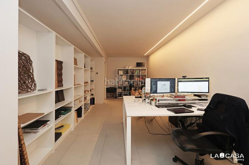 Foto ee3ea36d-c3d6-4437-aeba-a23f11255775. Local comercial a El Poble Sec - Parc de Montjuïc Barcelona