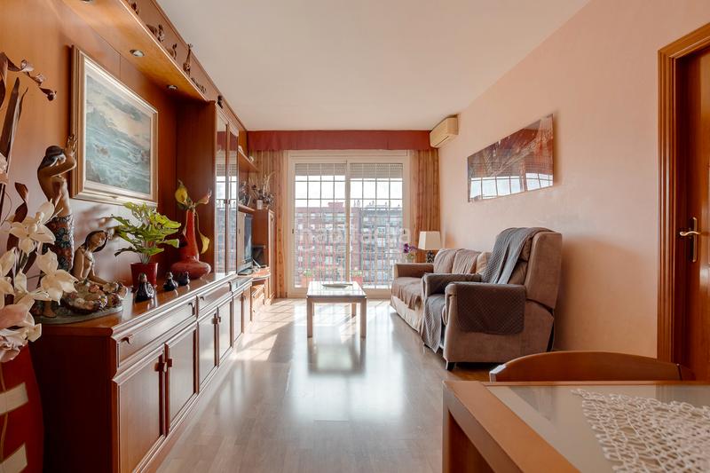 Foto d4e7ccd8-1454-4829-b3b7-f61432c58cba. Piso en Sant Martí de Provençals Barcelona