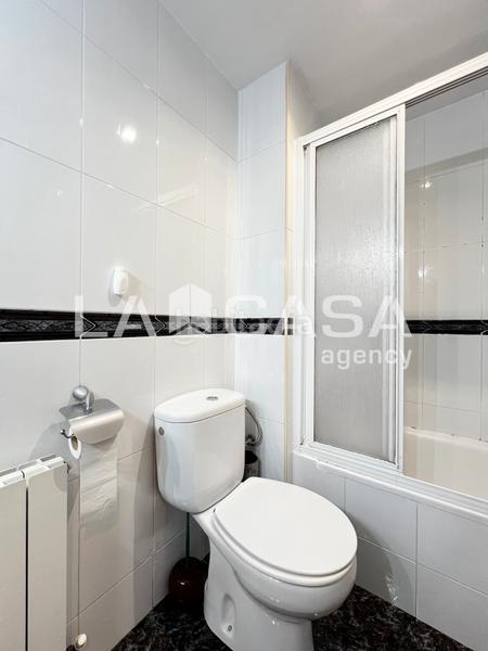 Foto e2a51b44-feba-49d8-90ed-963e783e4e22. Appartamento con riscaldamento in Llefià Badalona