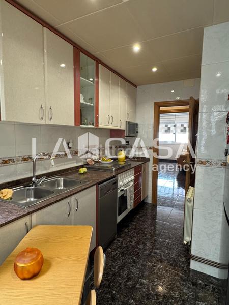 Foto b93e7bc0-7a34-4945-88dc-650c9d3ab8b2. Appartement avec chauffage dans Llefià Badalona