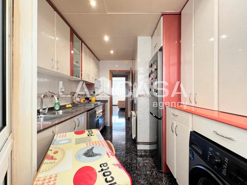 Foto ccb47aa4-0a3a-4867-849f-e1ec7dbab066. Appartement avec chauffage dans Llefià Badalona