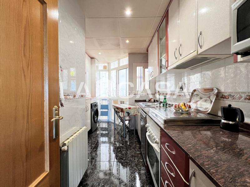 Foto e3498f4c-f48b-4c97-b1aa-65e34e7f93a3. Appartement avec chauffage dans Llefià Badalona