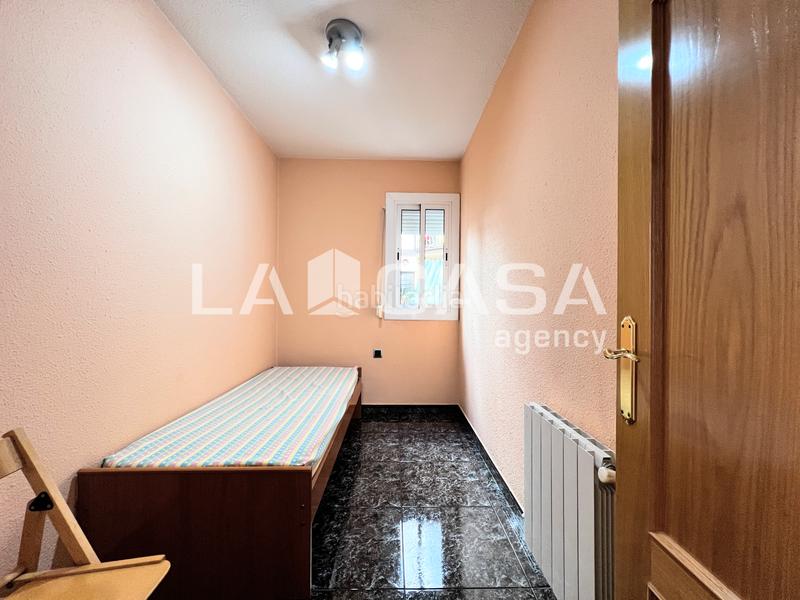 Foto ace76095-0b87-40ef-a375-078065fb5eb3. Flat with heating in Llefià Badalona