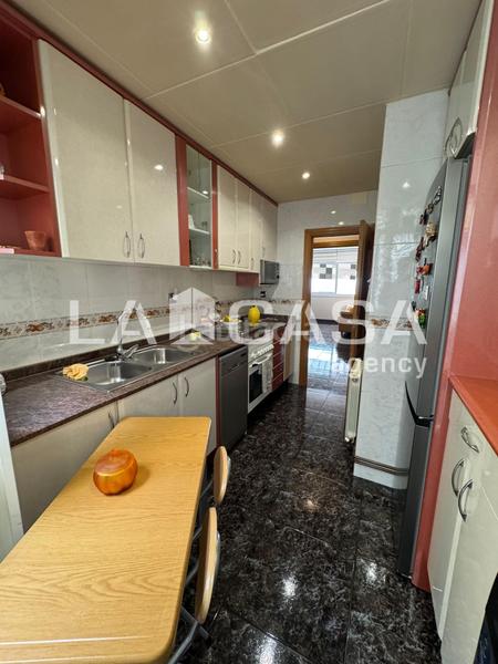 Foto 7c8fcb87-a7bd-4645-8b9b-4f0f8d09866d. Piso en Llefià Badalona