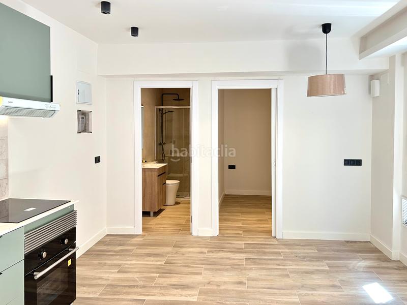 Foto abf7a596-a236-455e-a291-7f347c9d3e6f. Local comercial a Vilapicina - Torre Llobeta Barcelona