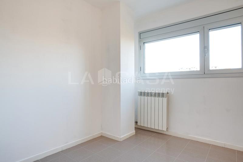 Foto ac9e43a2-233b-4584-8a33-447113d4aa1f. Etagenwohnung mit heizung parking in La Catalana Sant Adrià de Besòs