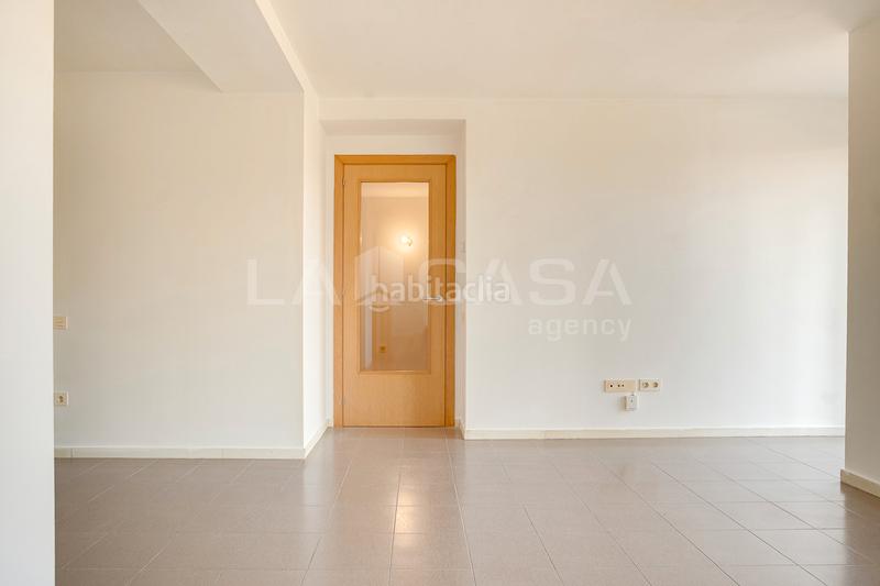 Foto e8d775f2-f689-4f05-833f-1398d0058c1f. Etagenwohnung mit heizung parking in La Catalana Sant Adrià de Besòs