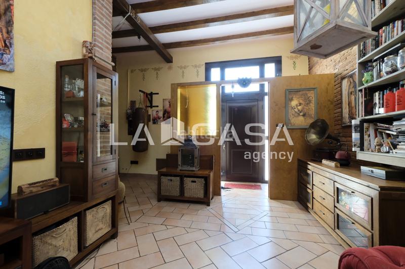 Foto ef644e3a-370d-4985-96a0-1822623d7dc4. Casa pareada en Horta Barcelona