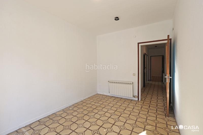 Foto dbef8e6e-4e0a-40a9-b7d6-526937ce8223. Flat with heating in Sant Antoni Barcelona