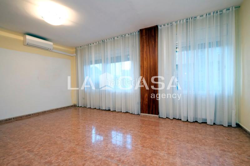 Foto 251d6485-1194-44b9-946a-b7eabd7f1a75. Appartamento in Turó de la Peira Barcelona