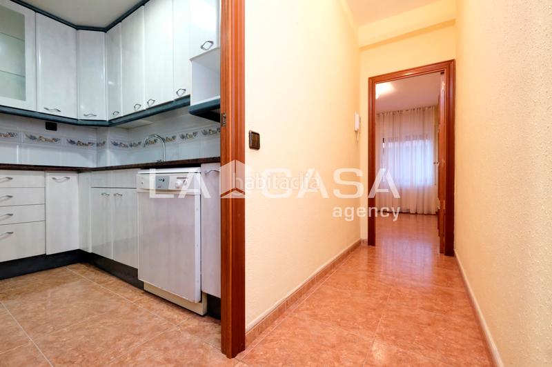 Foto f12d9e75-aad6-469b-8751-ca800b7dd4c1. Appartamento in Turó de la Peira Barcelona