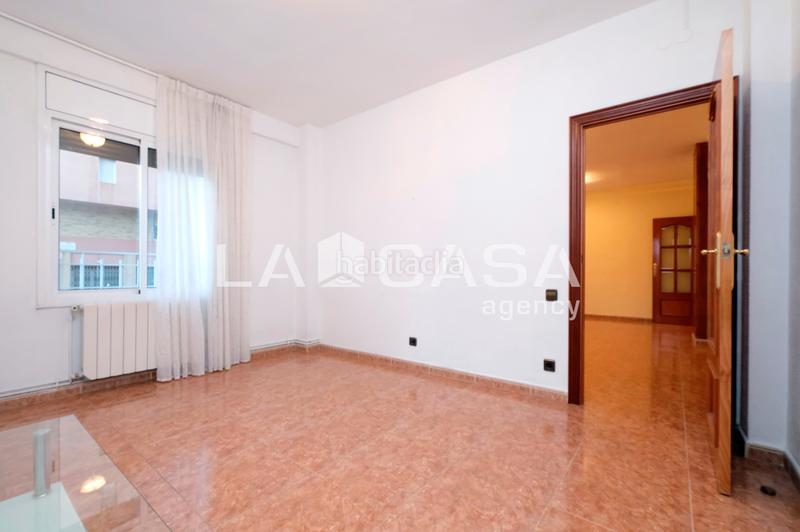Foto c9f65ff5-73fe-4da0-abbb-4904b7606e20. Appartement dans Turó de la Peira Barcelona
