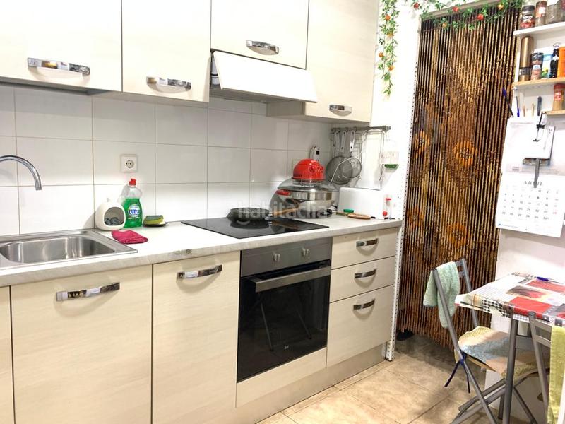 Foto 3b01fb12-82c7-405f-bd7f-c933912a4327. Planta baixa a Centre Hospitalet de Llobregat (L´)