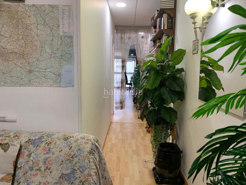 Foto f7360629-5db8-4a80-b8cc-0cbf227cf3ac. Planta baja en Centre Hospitalet de Llobregat (L´)