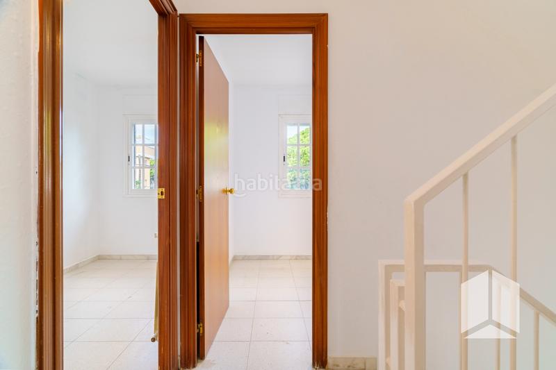 Foto 10c3af19-490e-4f71-9b85-7b03ec1d594f. Semi detached house with heating parking pool in La Pineda Castelldefels