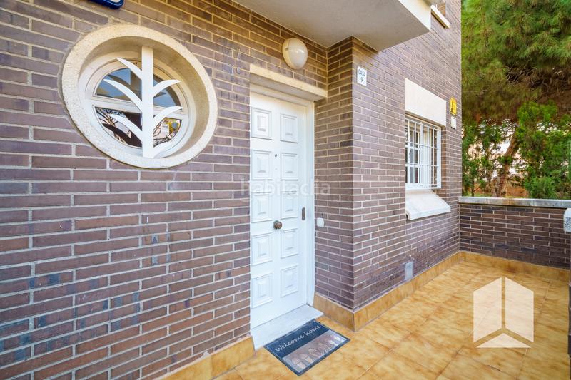 Foto 7f4a04bc-105b-4307-8b46-55dd337d2bb6. Semi detached house with heating parking pool in La Pineda Castelldefels