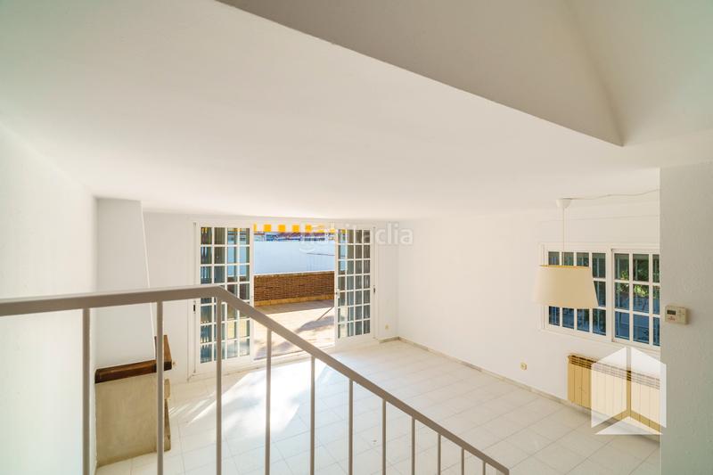 Foto fa0c824c-e51a-4530-87e6-82f929f17cb0. Semi detached house with heating parking pool in La Pineda Castelldefels