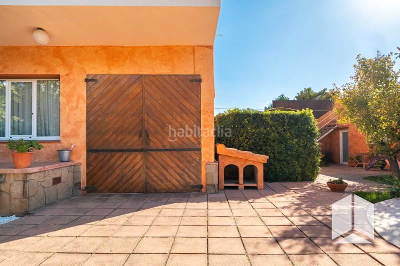 Foto bdafbbdf-837c-47b7-8770-856e4f1ea60e. Chalet con riscaldamento parcheggio piscina in Les Botigues Castelldefels