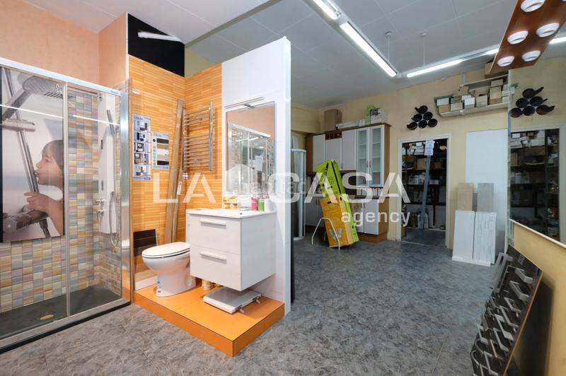 Foto 5a9338cd-d6d7-44d3-bacc-197b386d97b4. Business premise in Porta Barcelona