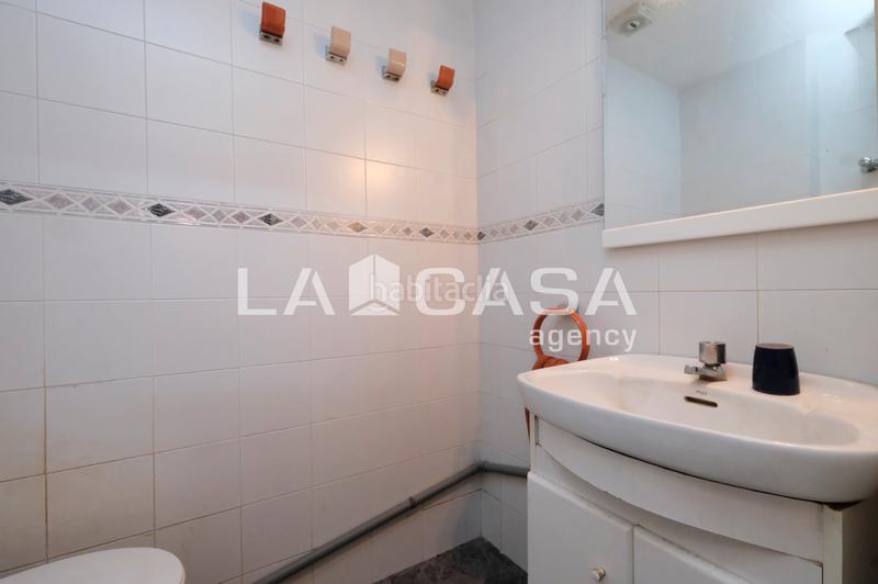 Foto 5153dc1c-599c-48a7-acdd-147c20052ea2. Local comercial a Porta Barcelona