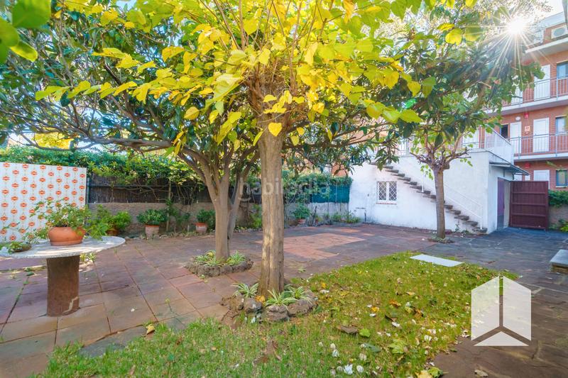 Foto 0a9345bc-e587-4ea3-a0e8-8ef6aa52e7d3. Casa con parcheggio in Lluminetes Castelldefels