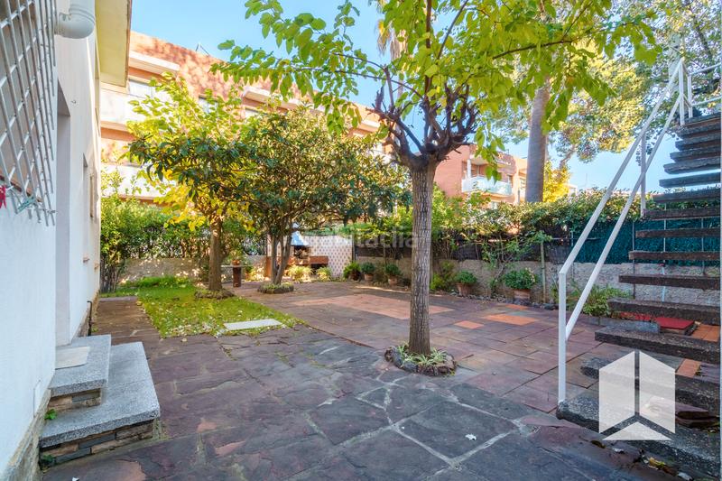 Foto b4924902-ee2f-446b-aff5-513dad4487e1. House with parking in Lluminetes Castelldefels