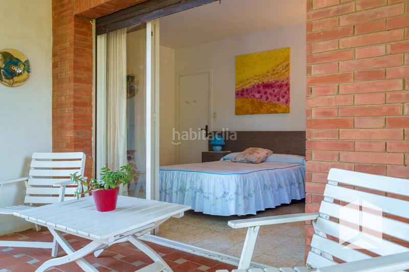 Foto cf2cc800-46cf-4caf-be7d-255971e9d276. House with parking in Lluminetes Castelldefels