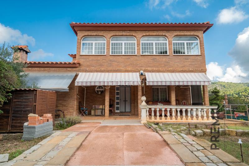 Foto 50332455-905f-40cf-9fe7-20d43b0eeaf8. Casa amb calefacció aparcament piscina a Begues