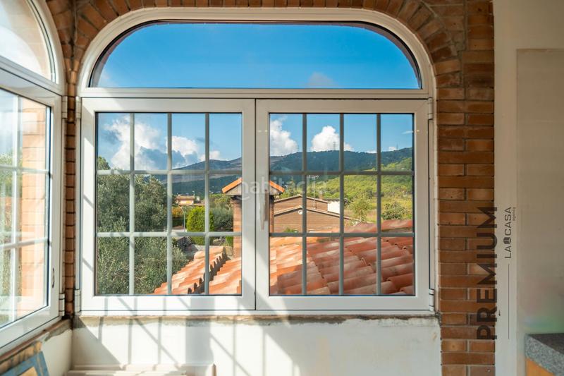 Foto b86dd477-e07f-4a50-aa47-f539674c4f8e. Casa amb calefacció aparcament piscina a Begues