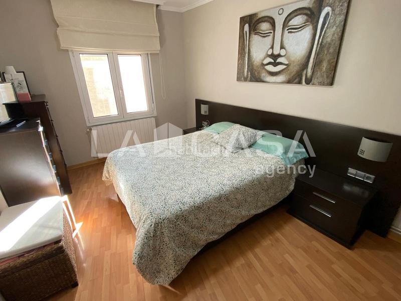 Foto d838a2d1-9f24-4656-ae62-851bb45389c3. Penthouse with heating in Fondo Santa Coloma de Gramenet