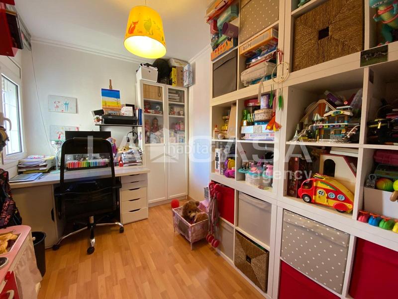 Foto ea2d45c8-5b2a-406e-b28d-0c00e5f40e86. Penthouse with heating in Fondo Santa Coloma de Gramenet