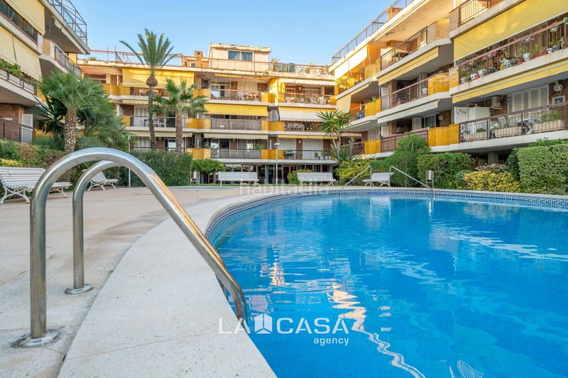 Foto a9b1157e-aa22-42d6-8173-ecddb24c9472. Àtic amb aparcament piscina a Baixador Castelldefels
