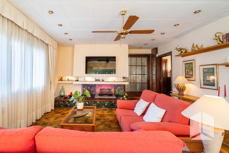 Foto 132af507-ecec-4cd2-b5d8-512bfc8c8725. Casa amb aparcament piscina a Montmar Castelldefels