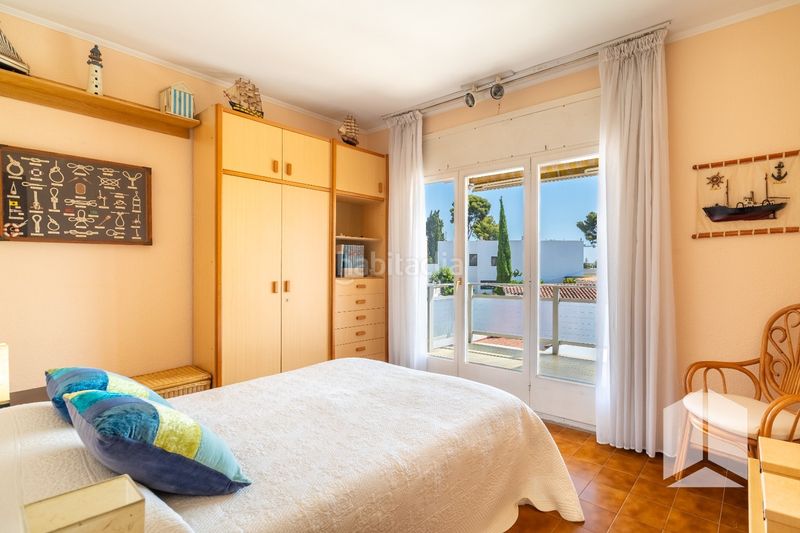 Foto 2c77f39c-1184-4d6f-9ef8-4144e5060bb6. Casa amb aparcament piscina a Montmar Castelldefels