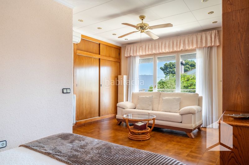 Foto 49bbea90-bbfe-45ba-b526-3a30689fb851. Casa amb aparcament piscina a Montmar Castelldefels