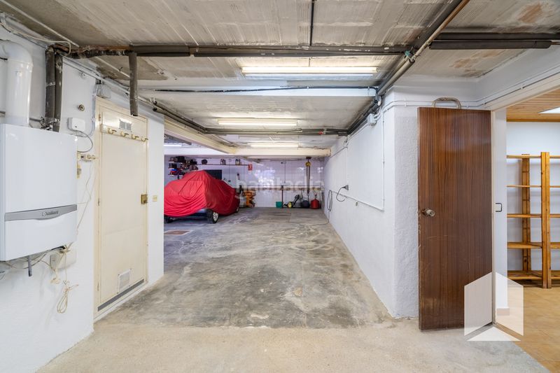 Foto 5034320f-a917-448e-82fb-cd4ae72aaac3. Casa amb aparcament piscina a Montmar Castelldefels