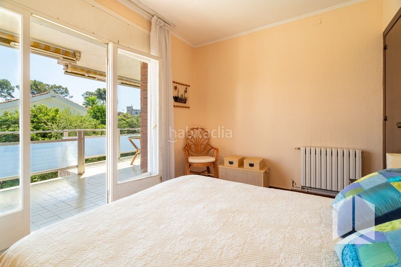 Foto 8f3deb6e-2279-48d6-aab6-a479af3687fe. Casa amb aparcament piscina a Montmar Castelldefels