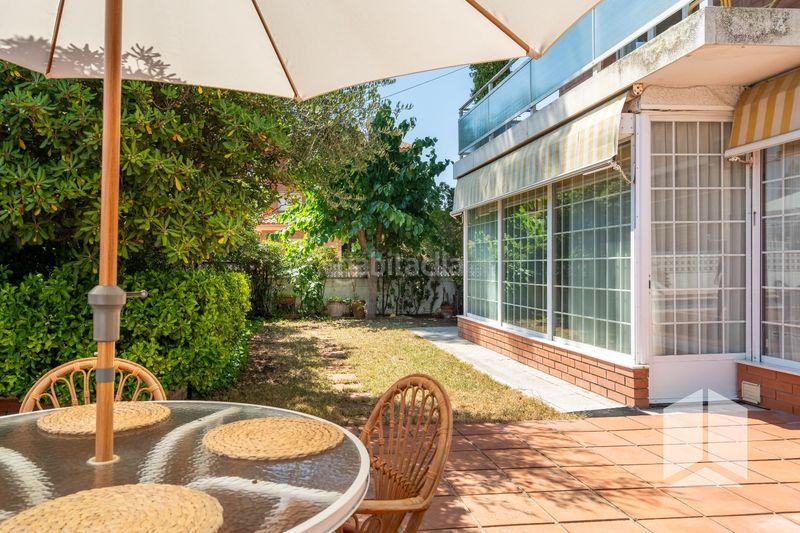 Foto ee2a4531-9ccd-4362-a6dd-1a42c2430059. Casa amb aparcament piscina a Montmar Castelldefels
