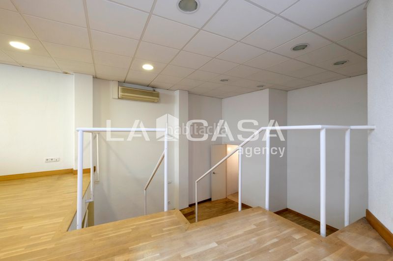 Foto 6c172958-9d72-4ae8-9ae6-acc623073af8. Local comercial a Porta Barcelona