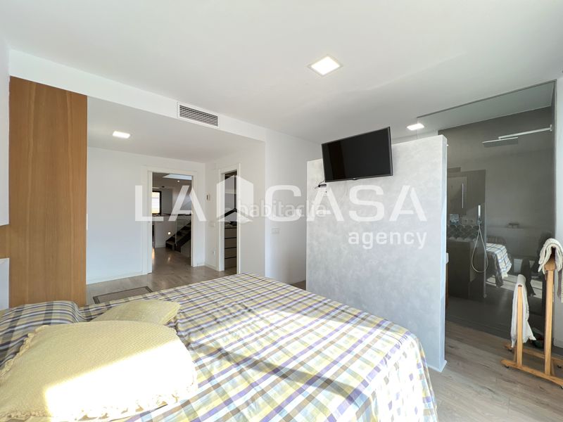 Foto 5d67df7b-0606-4e38-9146-9c36e1e331e0. Casa amb calefacció aparcament piscina a Progrés - Pep Ventura Badalona