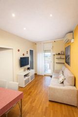 Pis  Carrer mare de déu dels desemparats