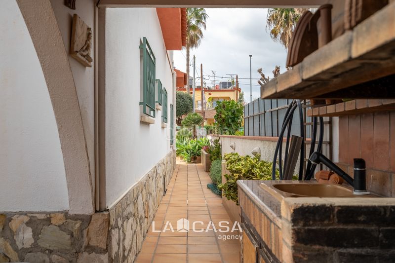 Foto 52723051-5afa-48e9-9721-1beeed8d561a. Casa amb calefacció aparcament piscina a Lluminetes Castelldefels