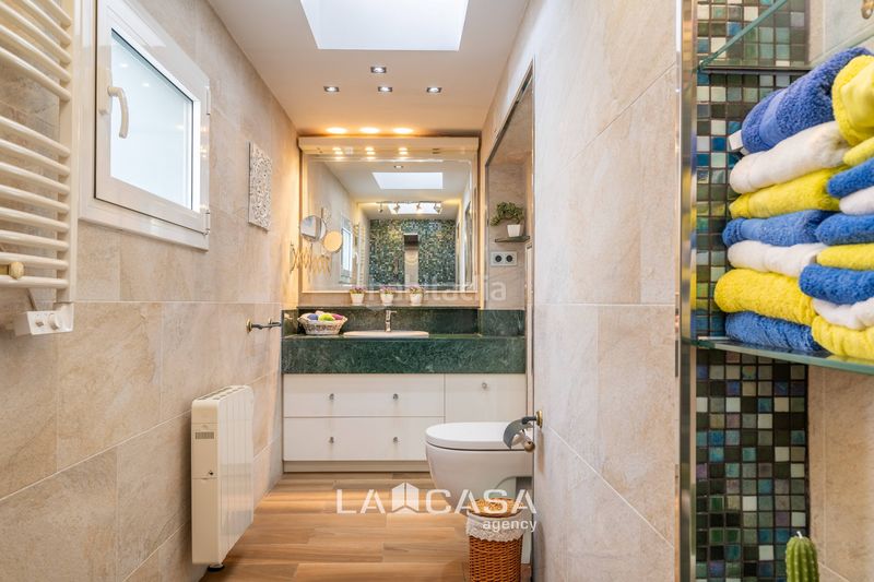 Foto 6eb0e35e-ef33-4690-bf7e-7cdfa7ec8222. Casa amb calefacció aparcament piscina a Lluminetes Castelldefels