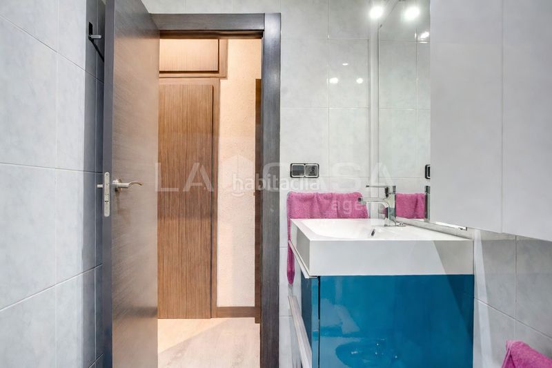 Foto 2f2d10e3-d77d-457d-86bd-e6d39f7019ee. Pis amb calefacció a Provençals del Poblenou Barcelona