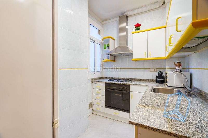 Foto 40dafb00-64b5-44fb-bbea-70606c5893a2. Pis amb calefacció a Baix Guinardó Barcelona